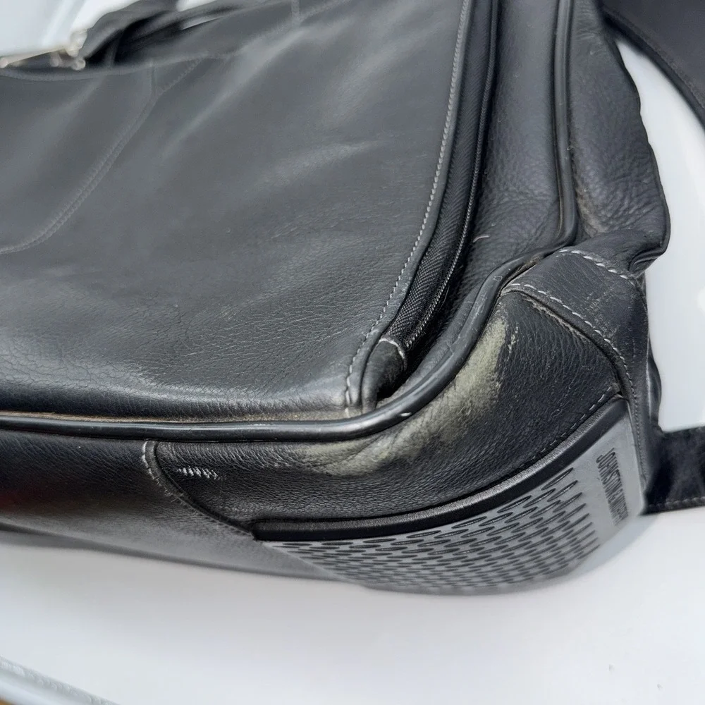 Johnston & Murphy J & M Black Pebbled Leather Briefcase Laptop Messenger Bag